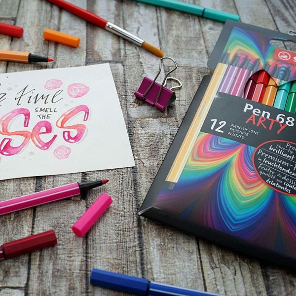 Stabilo Pen 68 Astuccio in Cartone ARTY con 18 Pennarelli dettagli arty